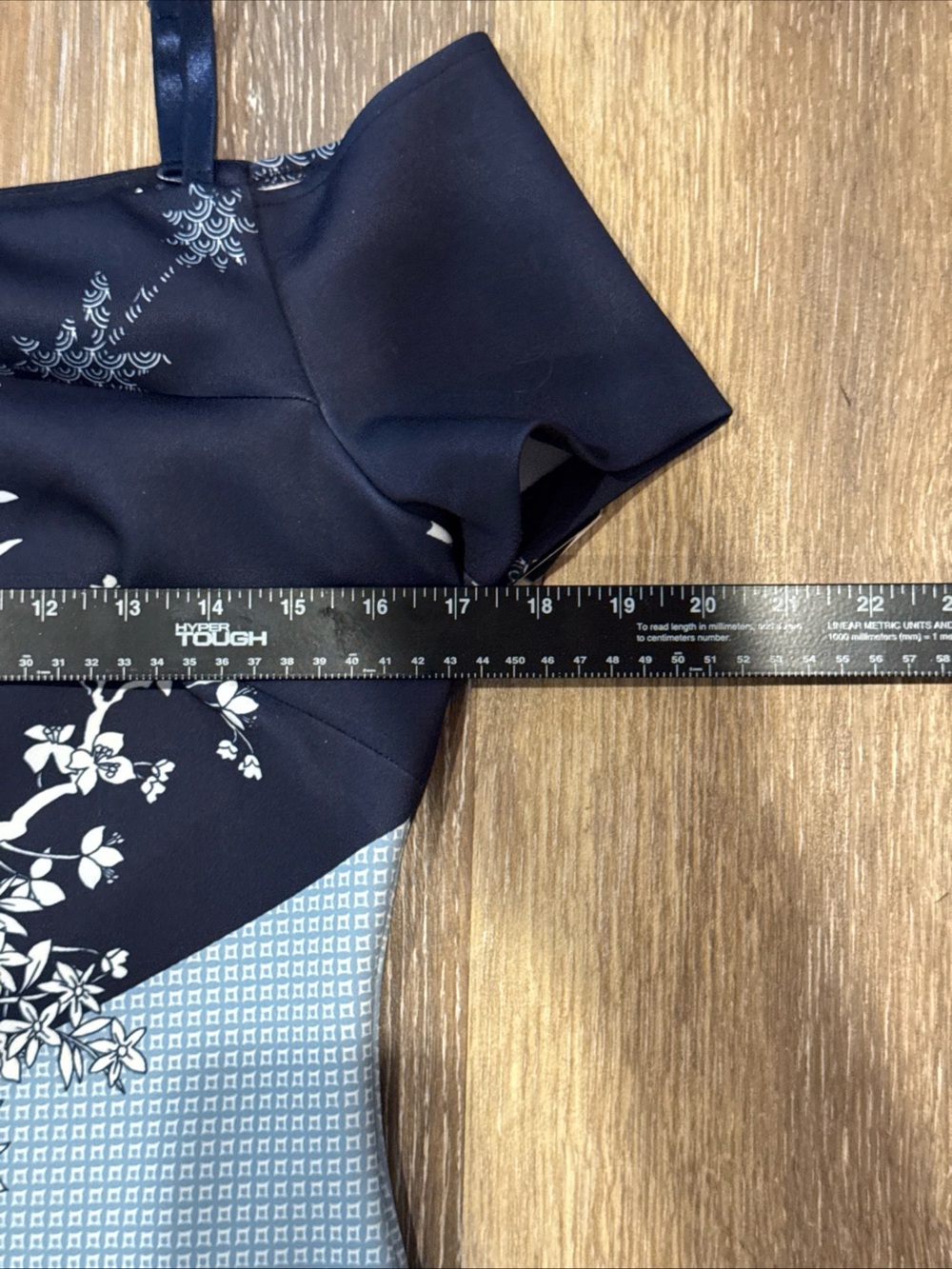 Guess Off-the-Shoulder Floral Panel Mini Dress in Navy and Cream - Picture 5 of 15
